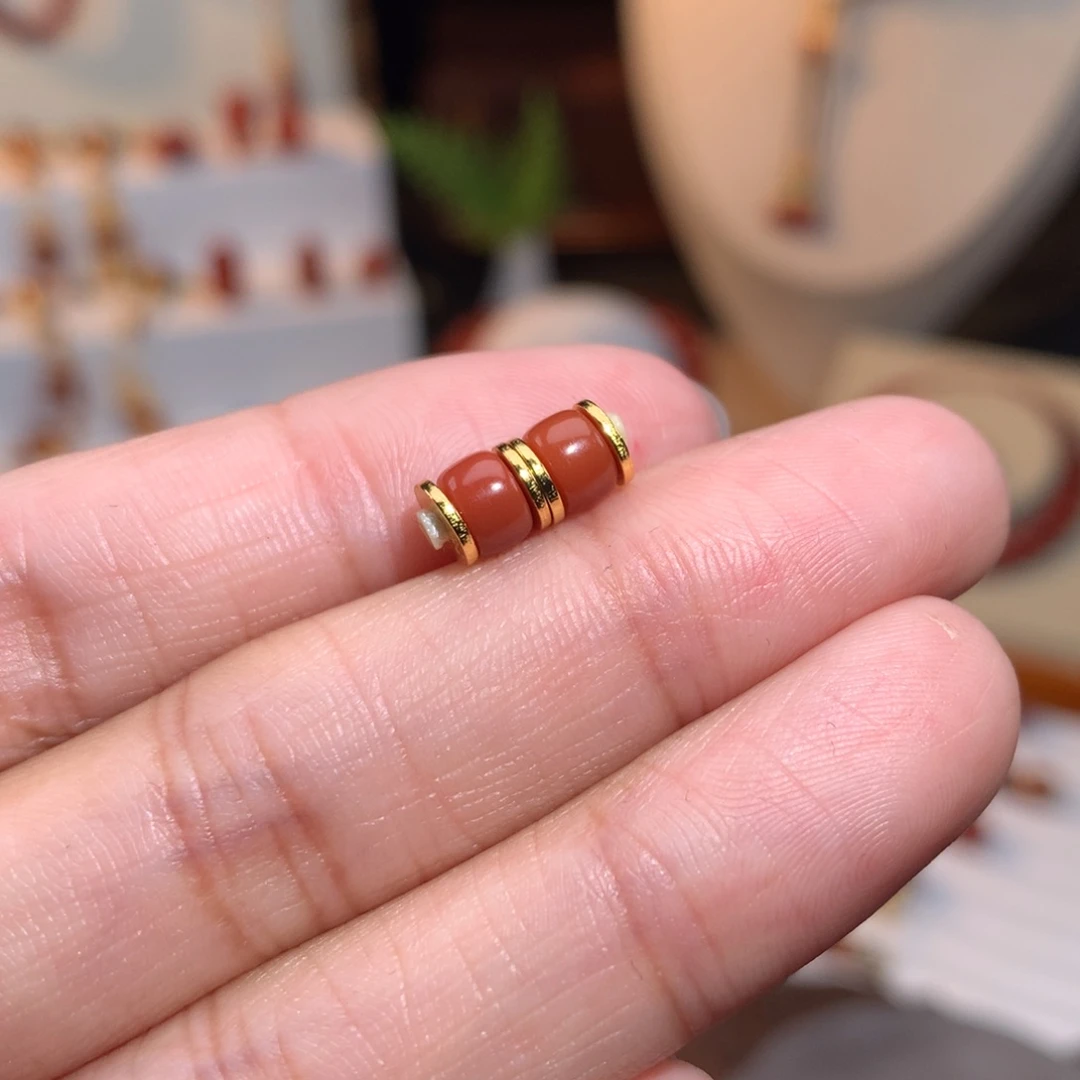 南红玛瑙颈饰未镶嵌