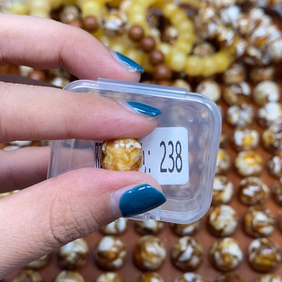 把件猴头核桃沁色蜜蜡圆珠老型238