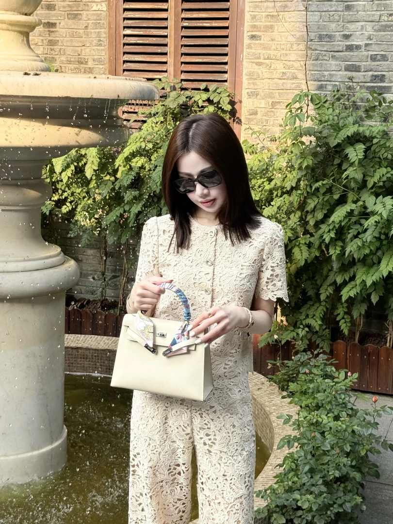 【白玉兰】法国进口重工镂空股线蕾丝上衣长裤时尚百搭显瘦气质套装