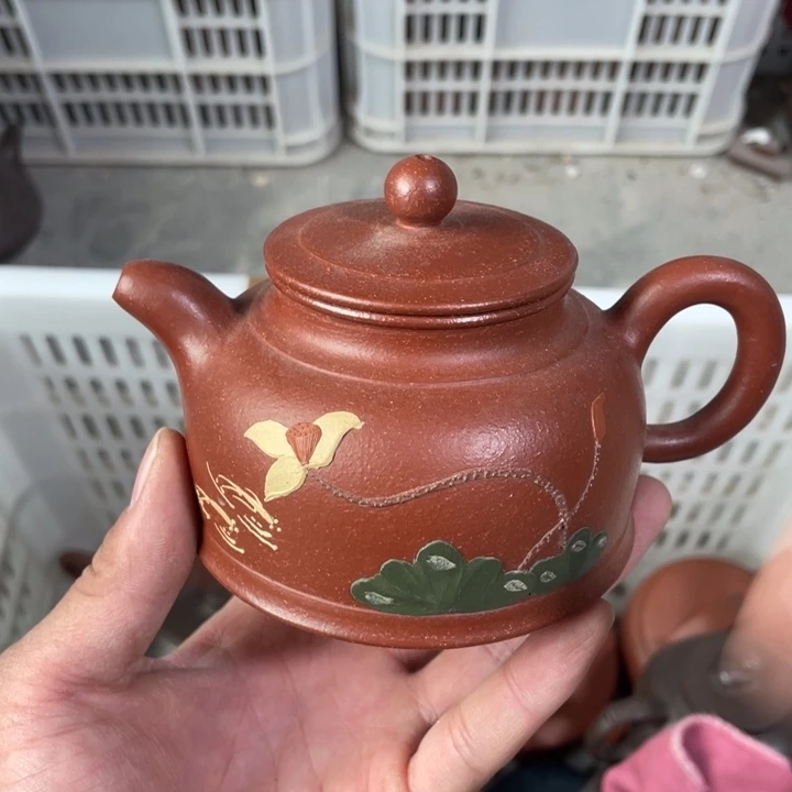 老厂紫砂壶一件。
