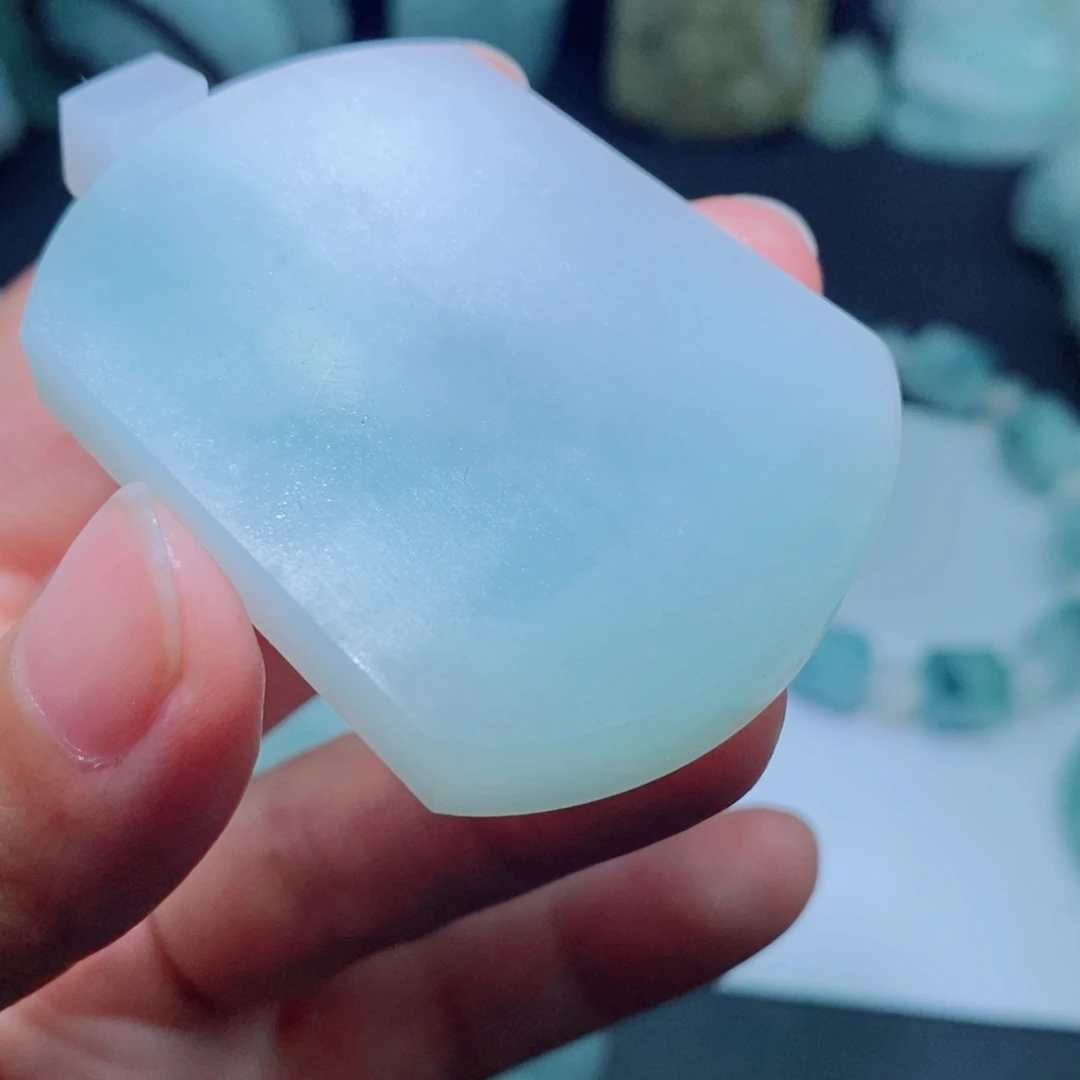 定制翡翠未镶嵌吊坠