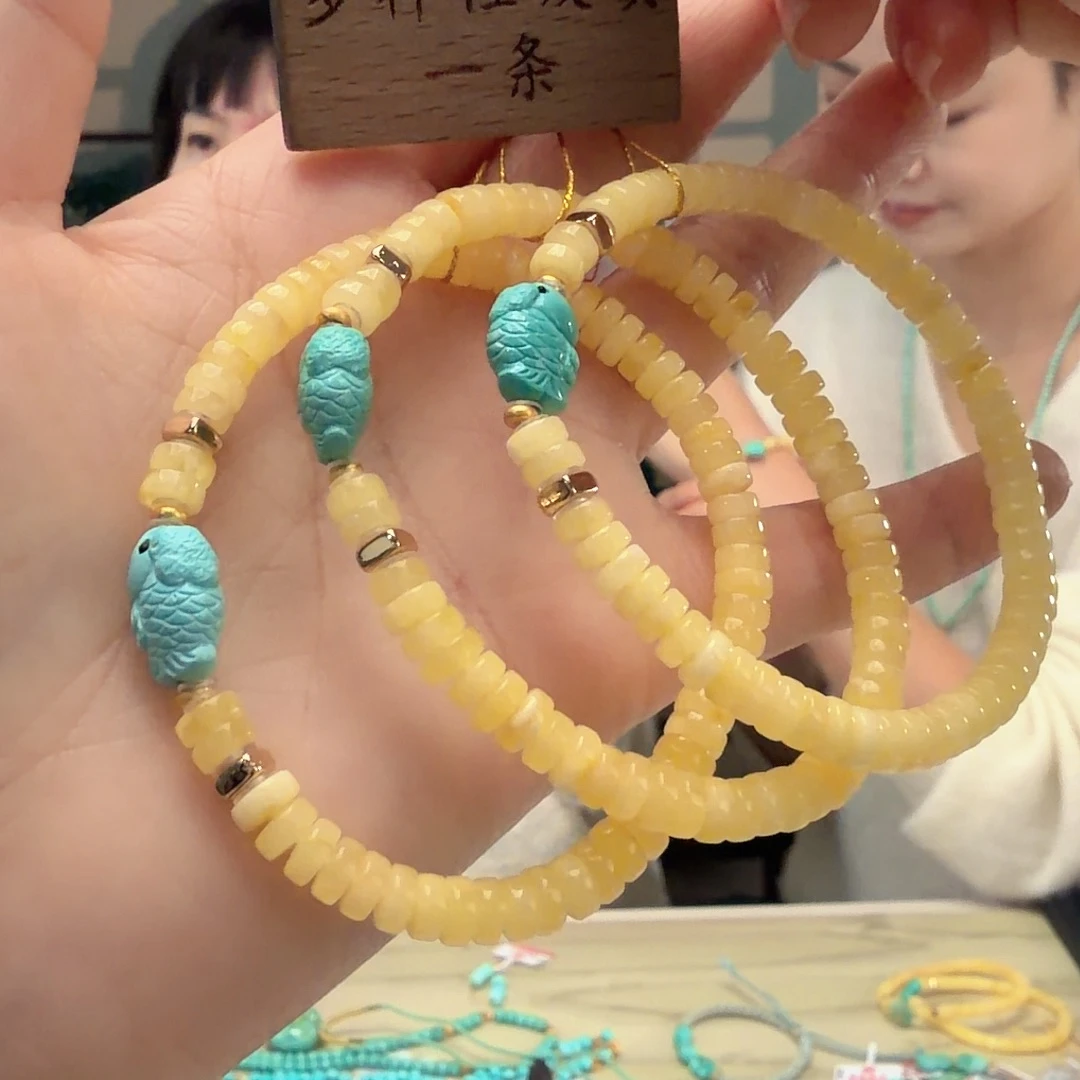 绿松石未镶嵌颈饰