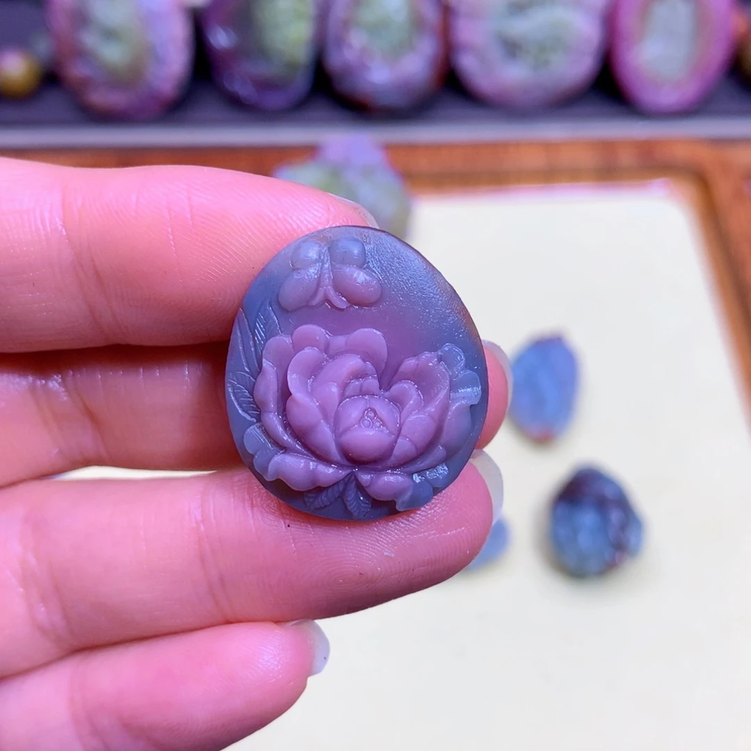 E***9玛瑙未镶嵌挂件盐源定制