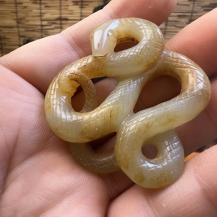 未镶嵌和田玉（糖玉）挂件