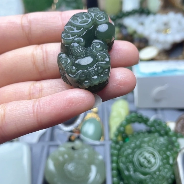 颈饰未镶嵌和田玉