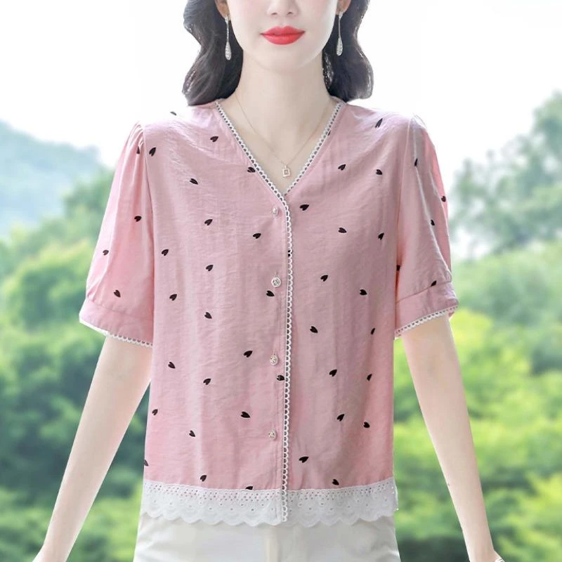 粉红色V领短袖衬衫女夏季新款时尚妈妈装蕾丝边拼接印花上衣