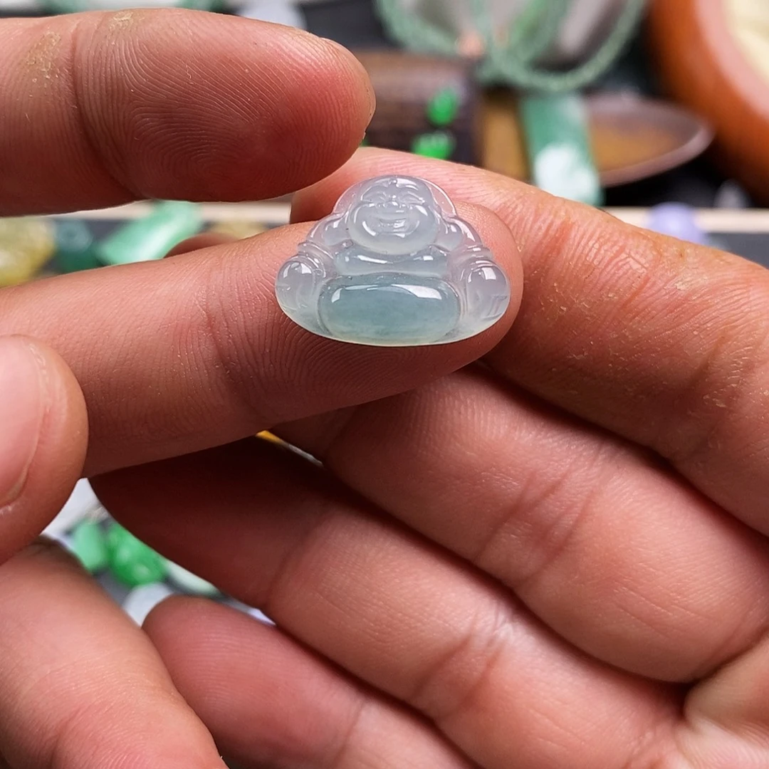 翡翠未镶嵌颈饰佛公