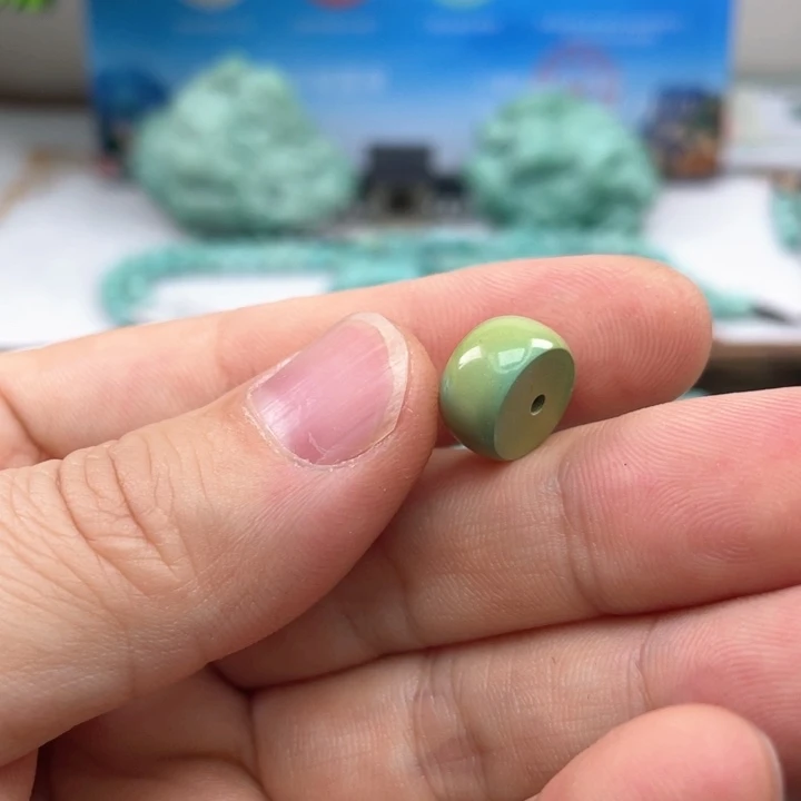 绿松石颈饰未镶嵌