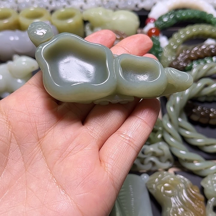 和田玉未镶嵌吊坠(不含链)