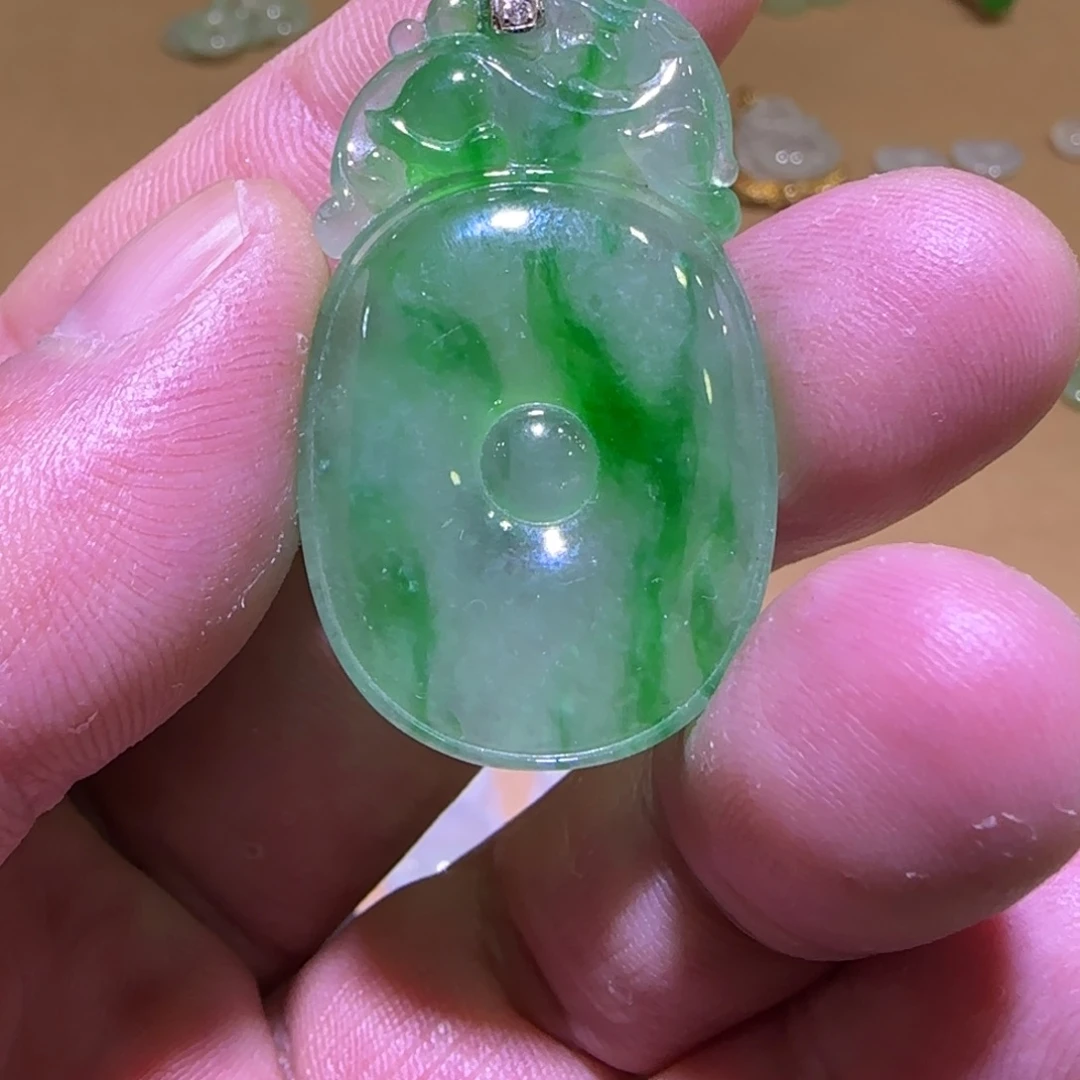 定制翡翠未镶嵌翡翠冰种绿花福贝