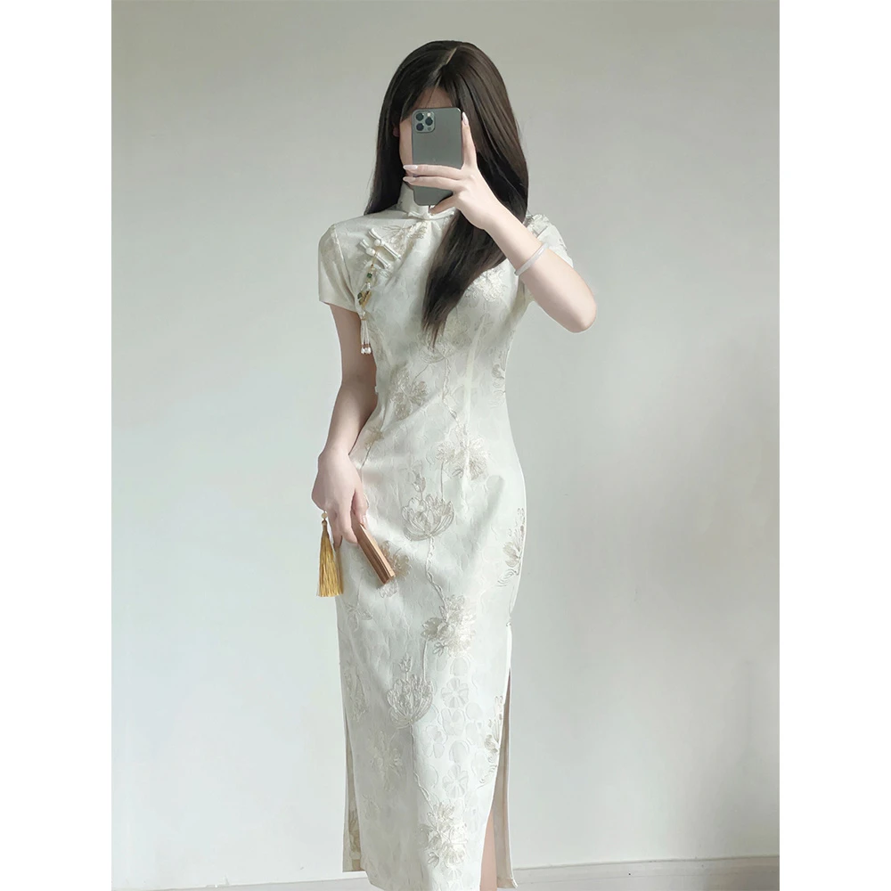 2025年新款夏季改良年轻款旗袍少女日常复古气质高端白色修身长款