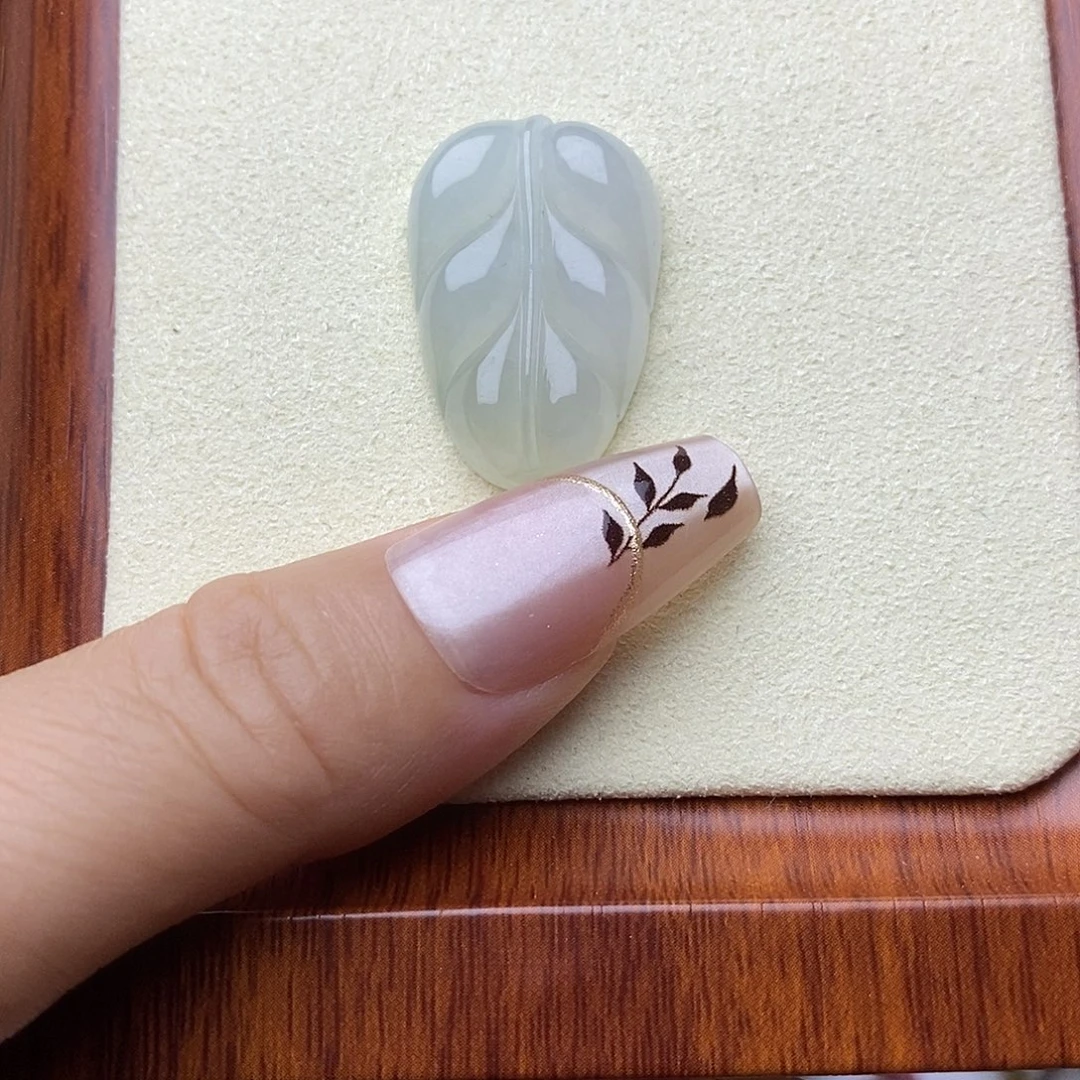 颈饰未镶嵌翡翠叶子挂件