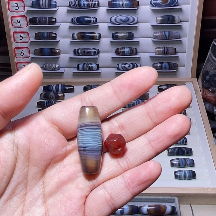 用***2玛瑙/玉髓未镶嵌颈饰