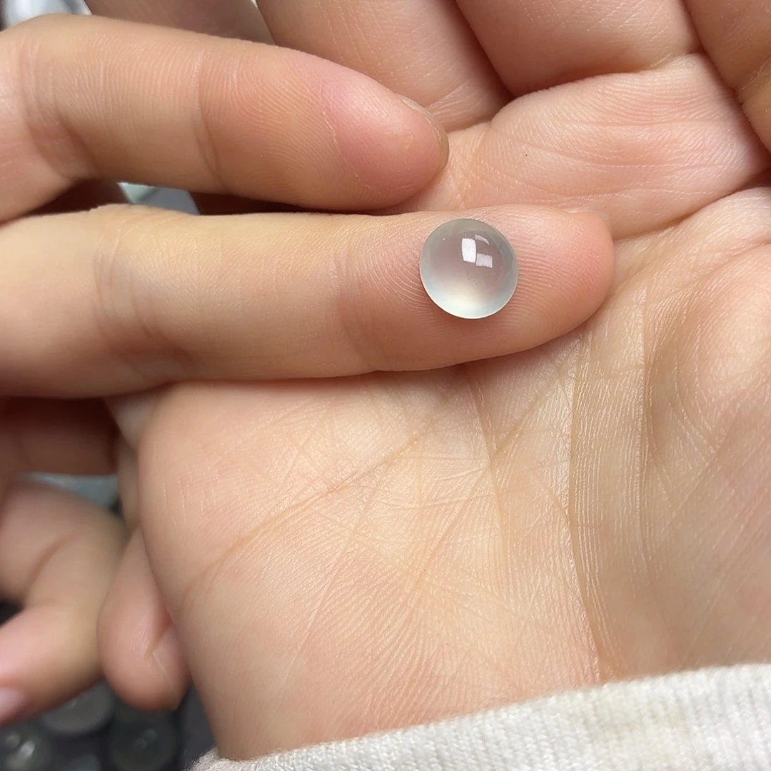 翡翠未镶嵌颈饰高冰蛋