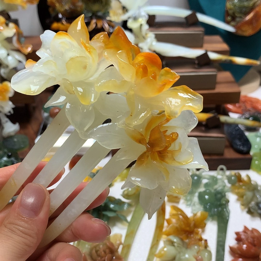 二***。蛇纹石玉未镶嵌发饰