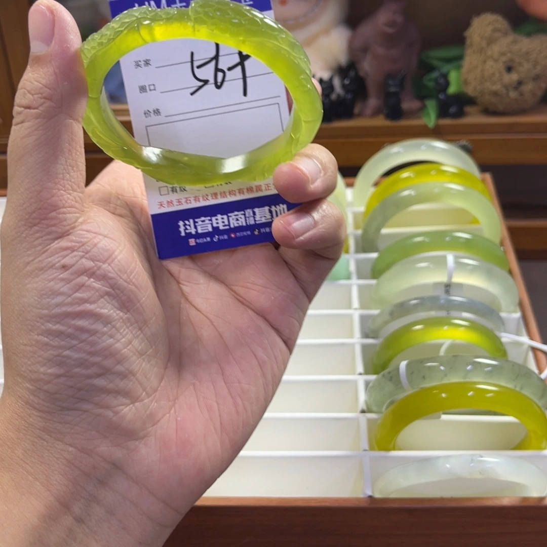 蛇纹石玉未镶嵌手镯562