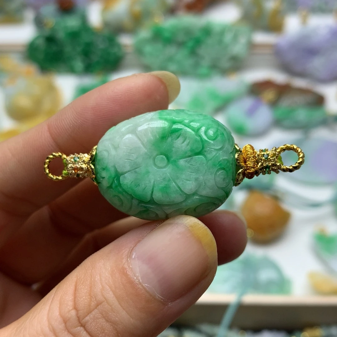 翡翠颈饰未镶嵌翡翠