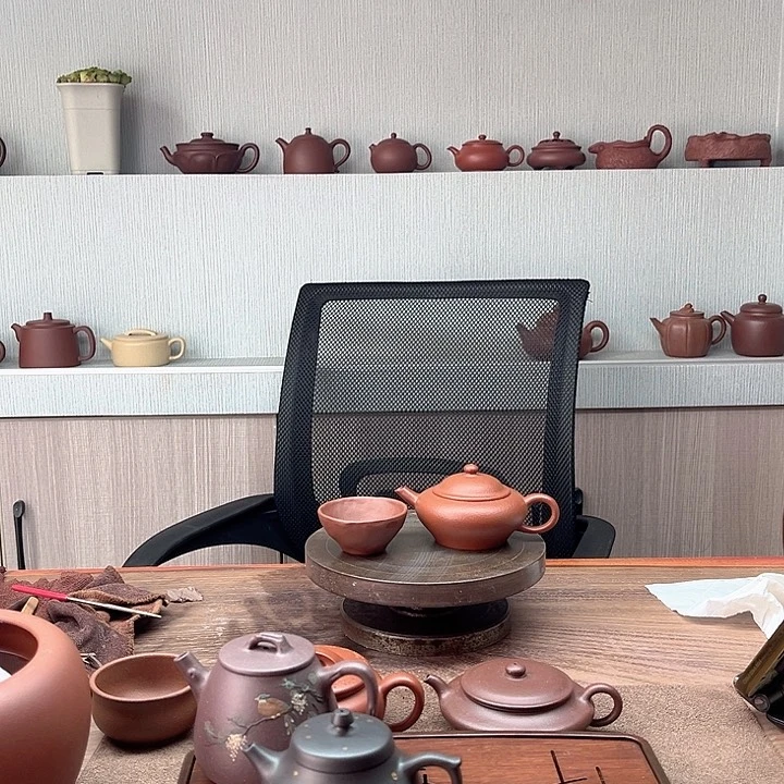 江****人朱泥紫砂壶