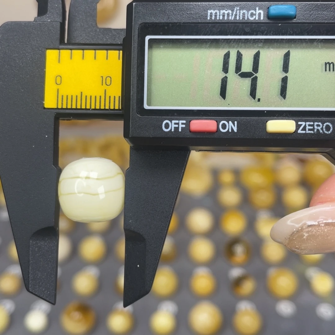 琥珀未镶嵌裸石70