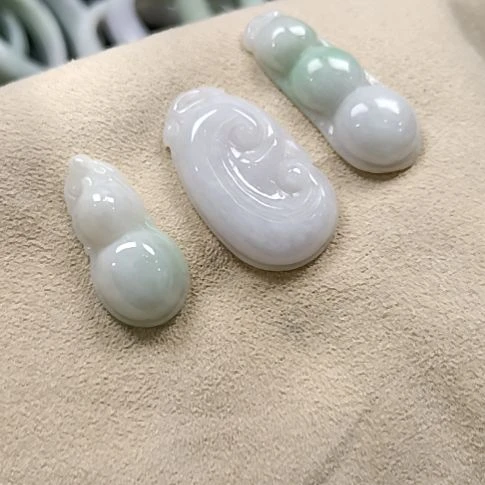 翡翠未镶嵌颈饰天然A货翡翠