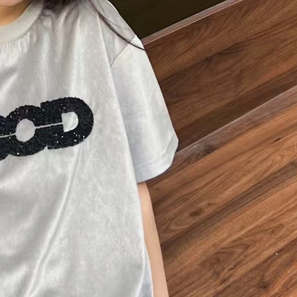GOODBRAND 2025SS GOOD破碎感珠片绣轻盈高级丝绒LOGO短袖T恤