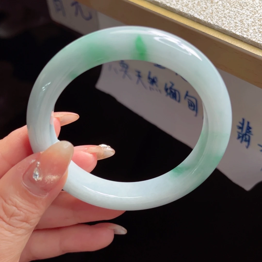 翡翠未镶嵌手镯手镯