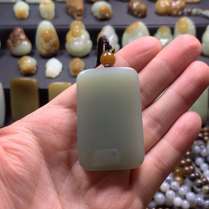 和田玉（糖玉）未镶嵌颈饰