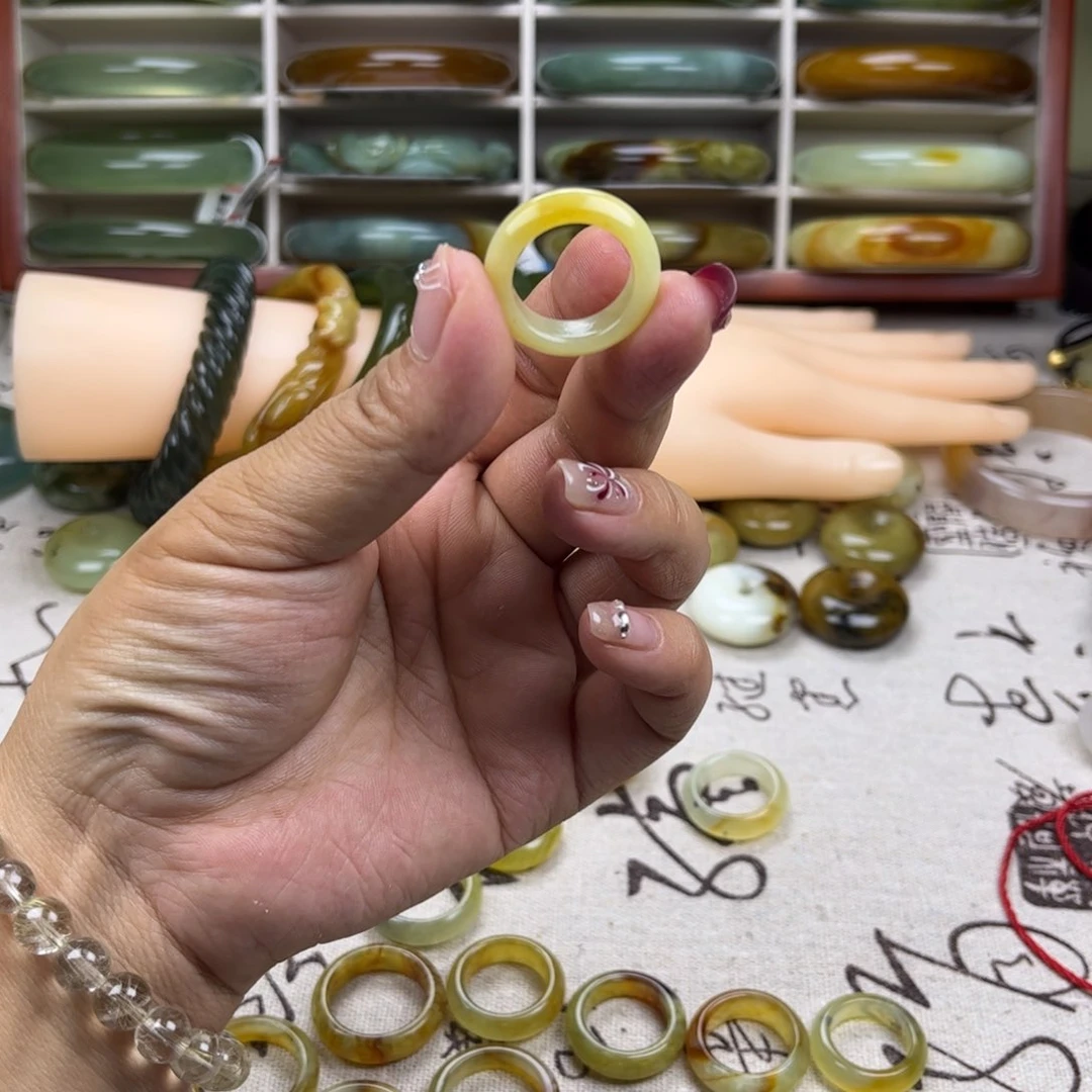 蛇纹石玉手镯未镶嵌K****³