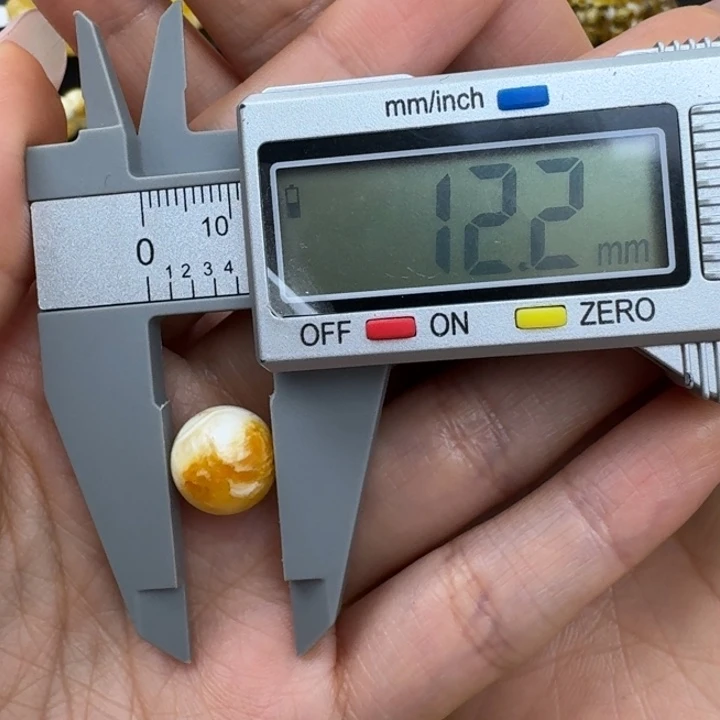 琥珀珠宝奇石未镶嵌沁色