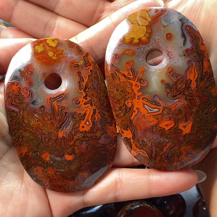 玛瑙/玉髓颈饰未镶嵌战国红