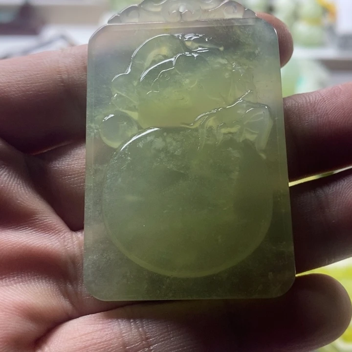 未镶嵌蛇纹石玉颈饰