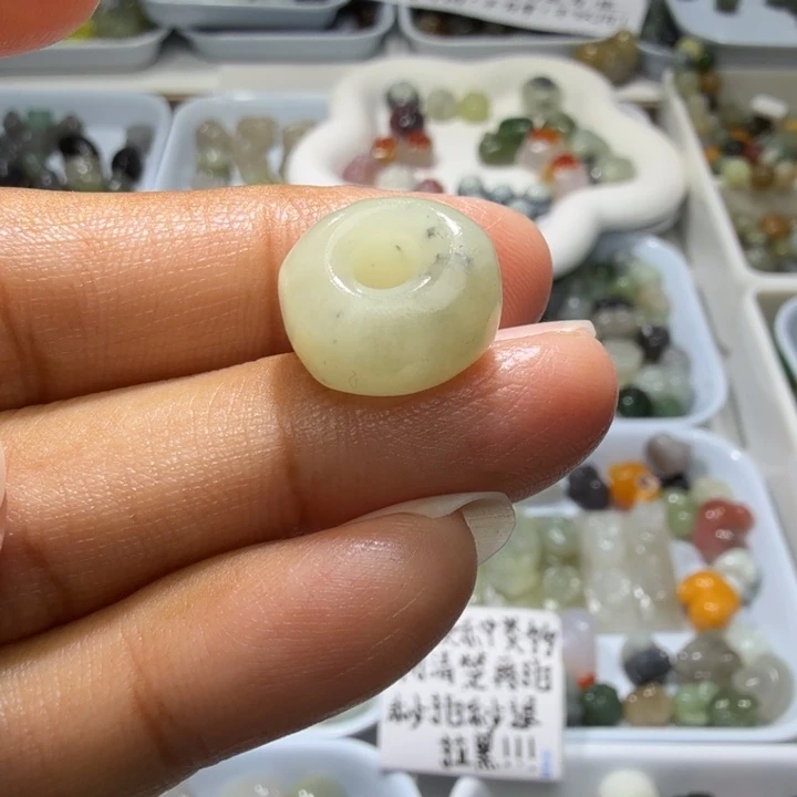 和田玉未镶嵌珠宝奇石