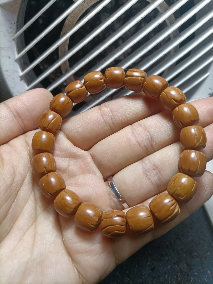 龙纹直切桶珠天然精品，尺寸11.5左右