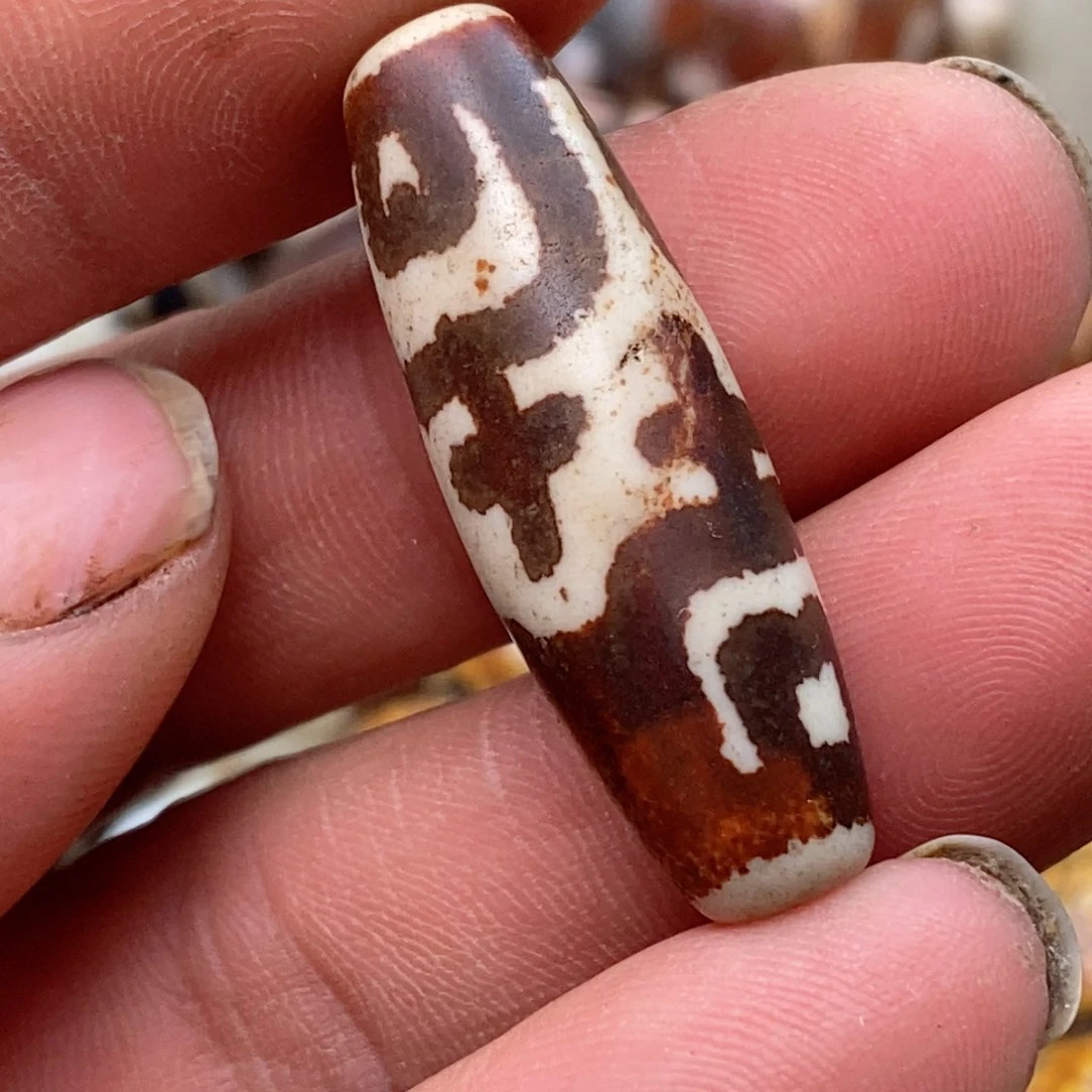 DIY琉璃珠子的颜色是蓝色和白色