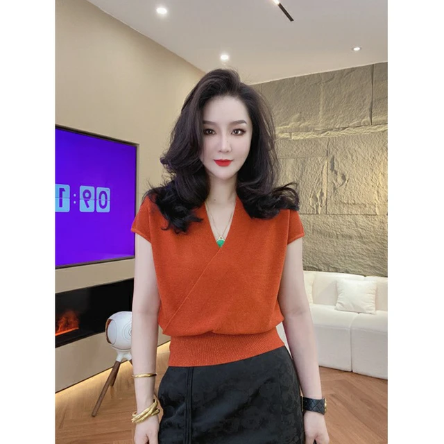 交叉v领冰丝短袖t恤女2025新款夏季薄款针织卡腰小衫包肩袖上衣