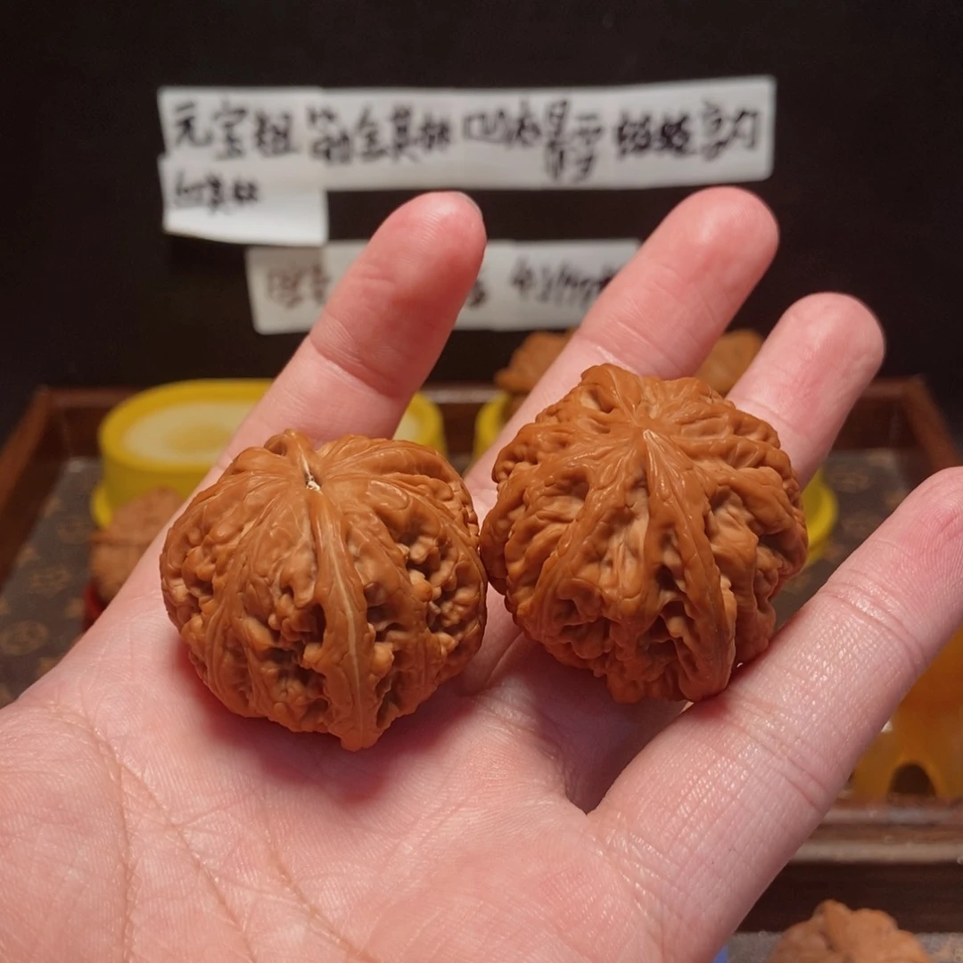 吊坠文玩核桃一****～粗筋