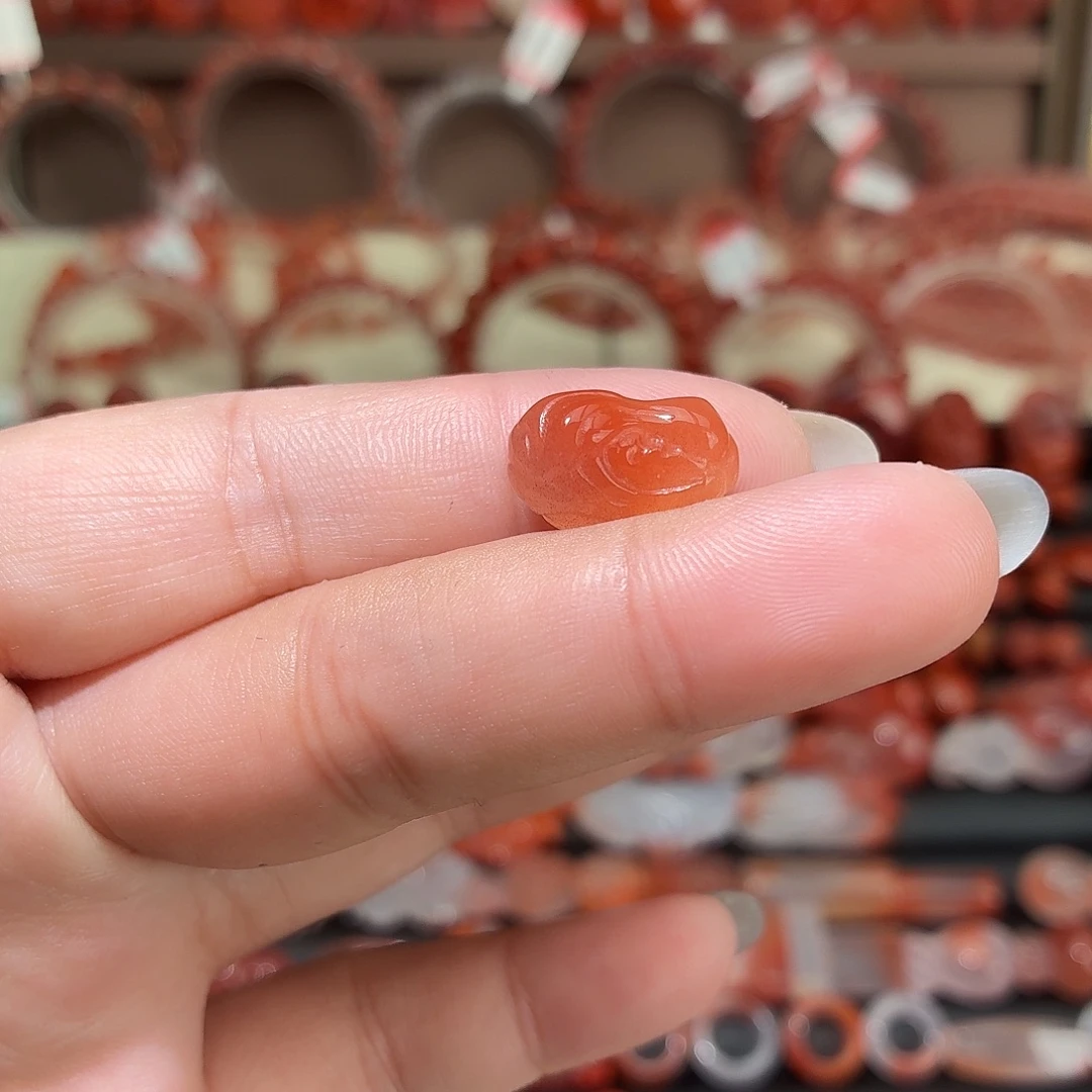 南红玛瑙未镶嵌颈饰白菜