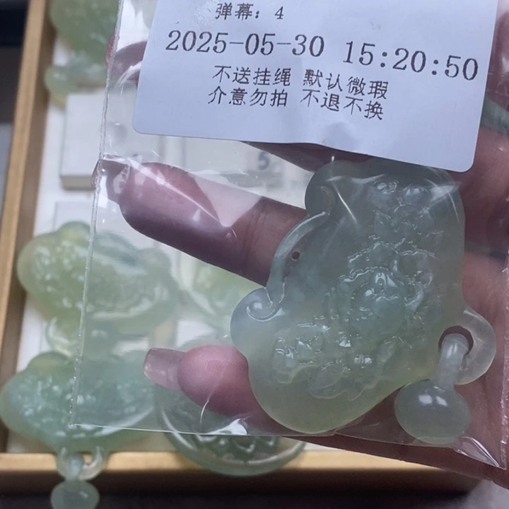 蛇纹石玉未镶嵌颈饰南*