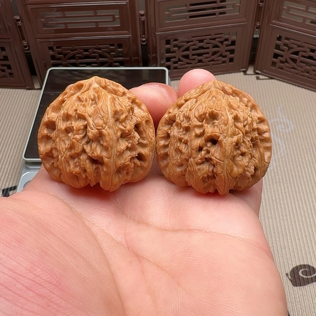 文玩核桃把件41尺全品三角白