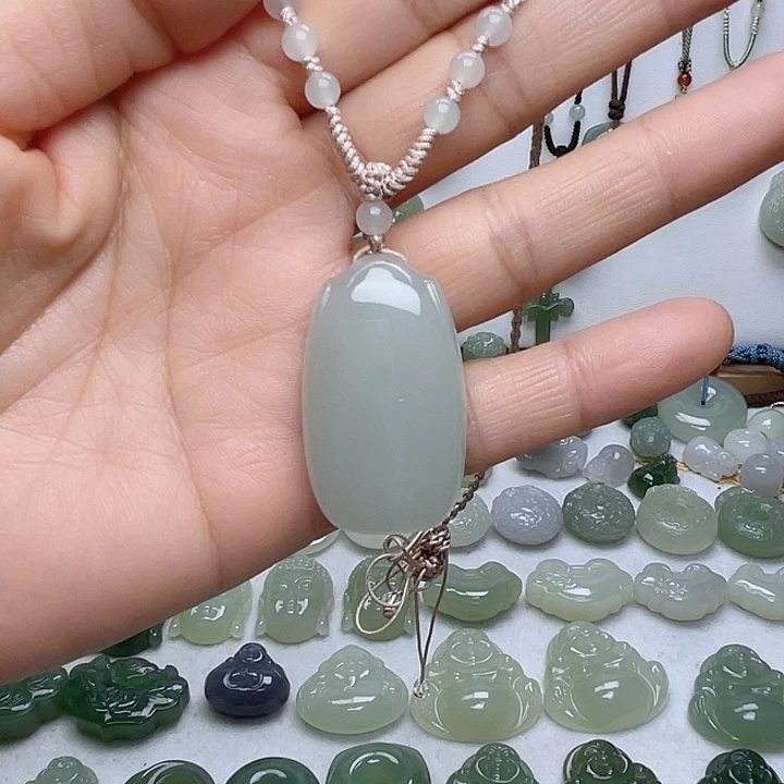 壹***@和田玉未镶嵌颈饰