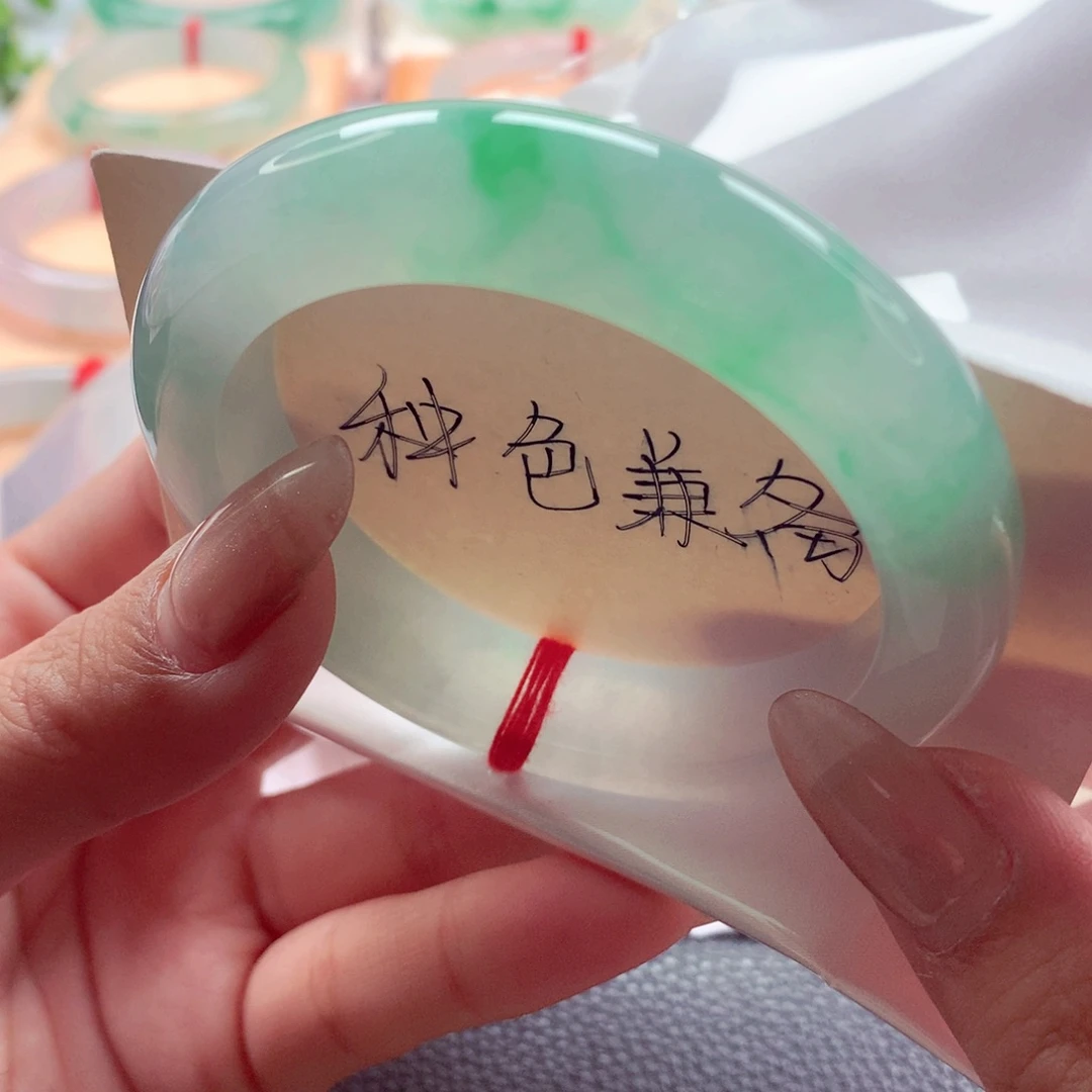 n***a翡翠未镶嵌手镯师妹55.3阳春白雪金丝阳绿