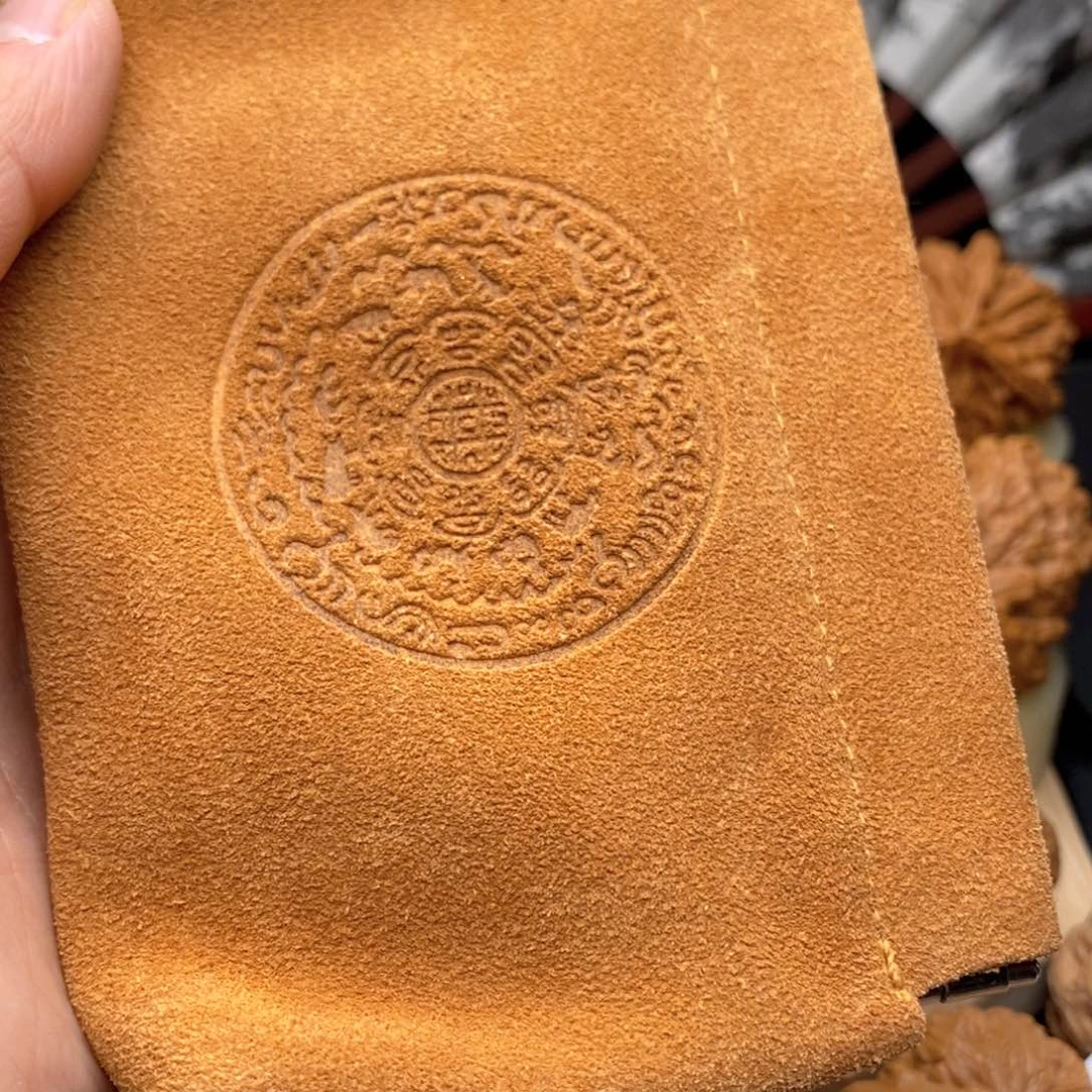 文玩核桃把件咖色袋