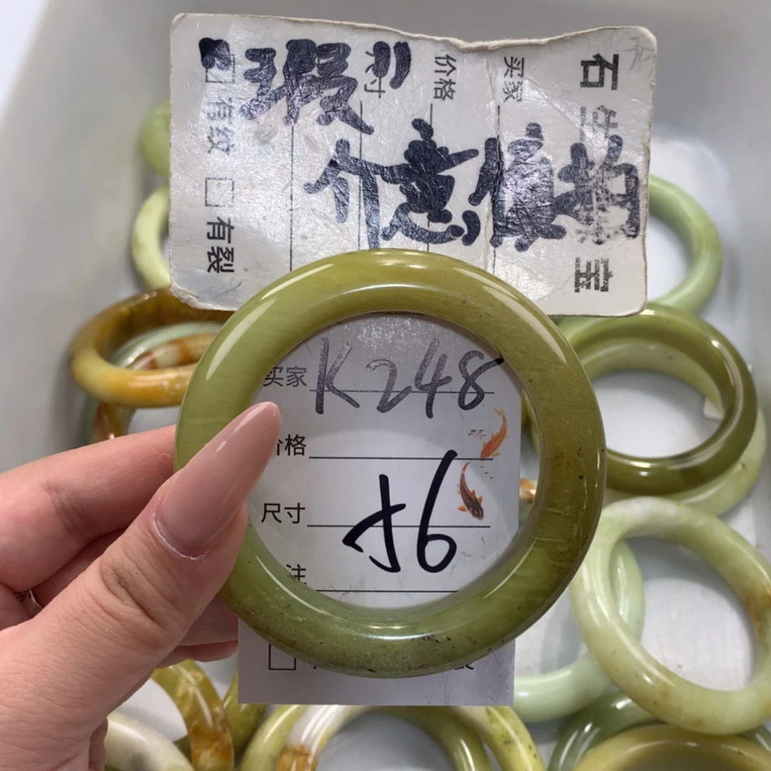 【闪购商品】未镶嵌蛇纹石玉手镯