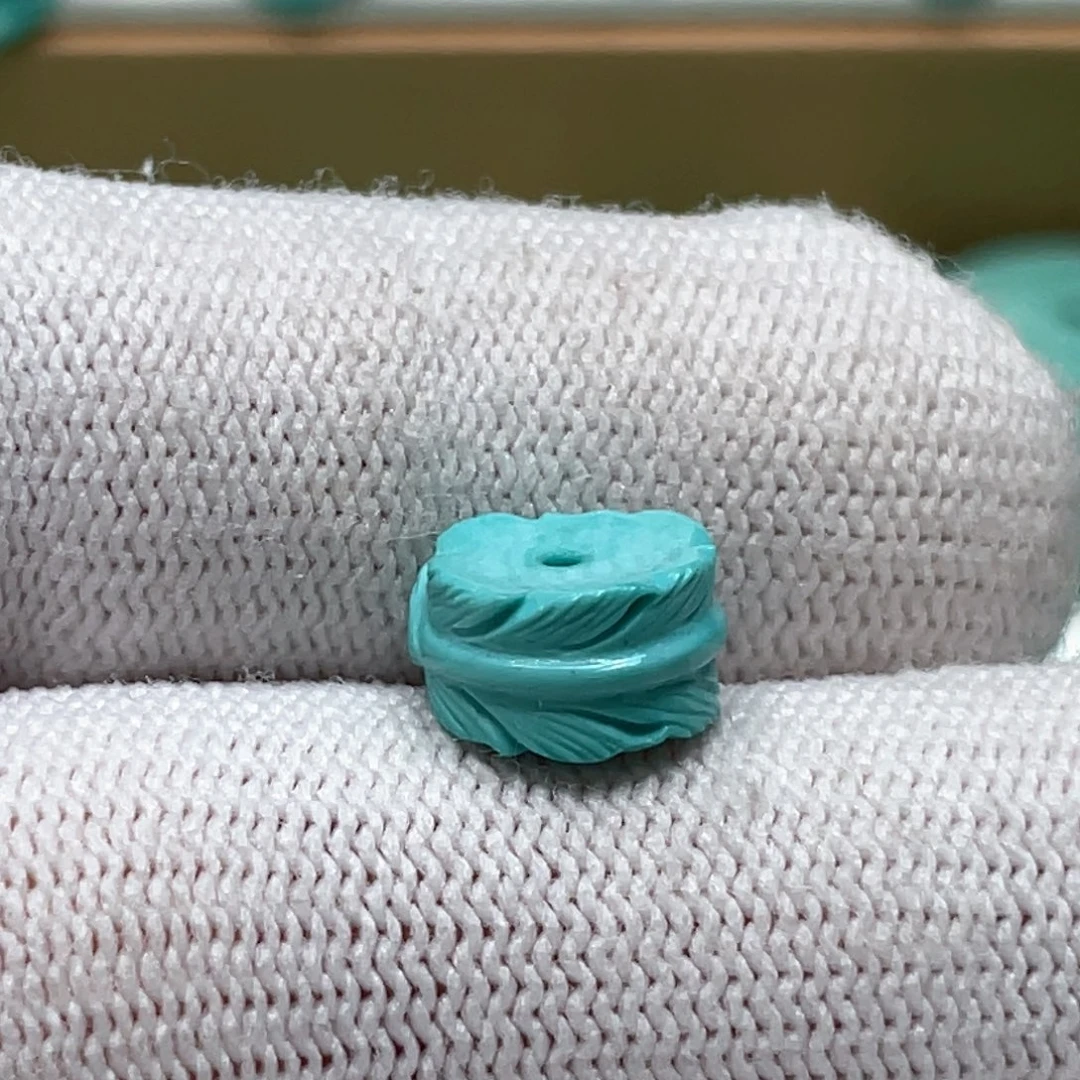 绿松石未镶嵌颈饰