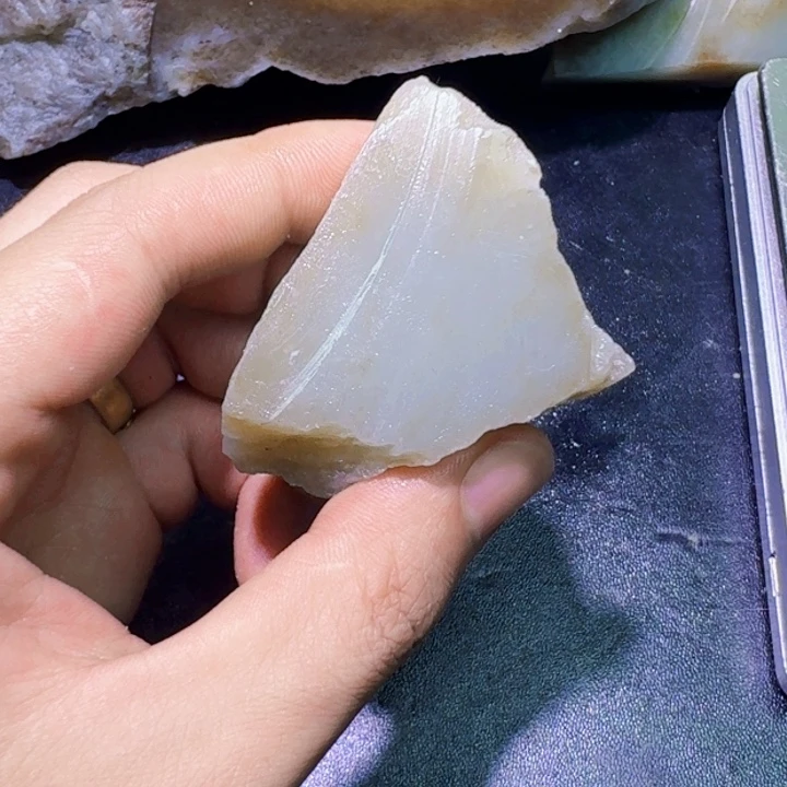 未镶嵌和田玉（糖玉）珠宝半成品