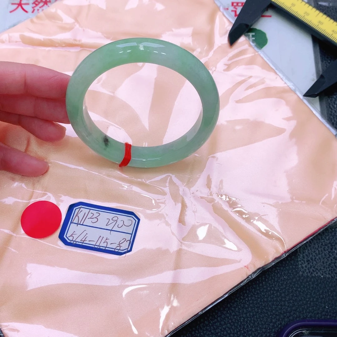 未镶嵌手镯翡翠缅甸翡翠手镯