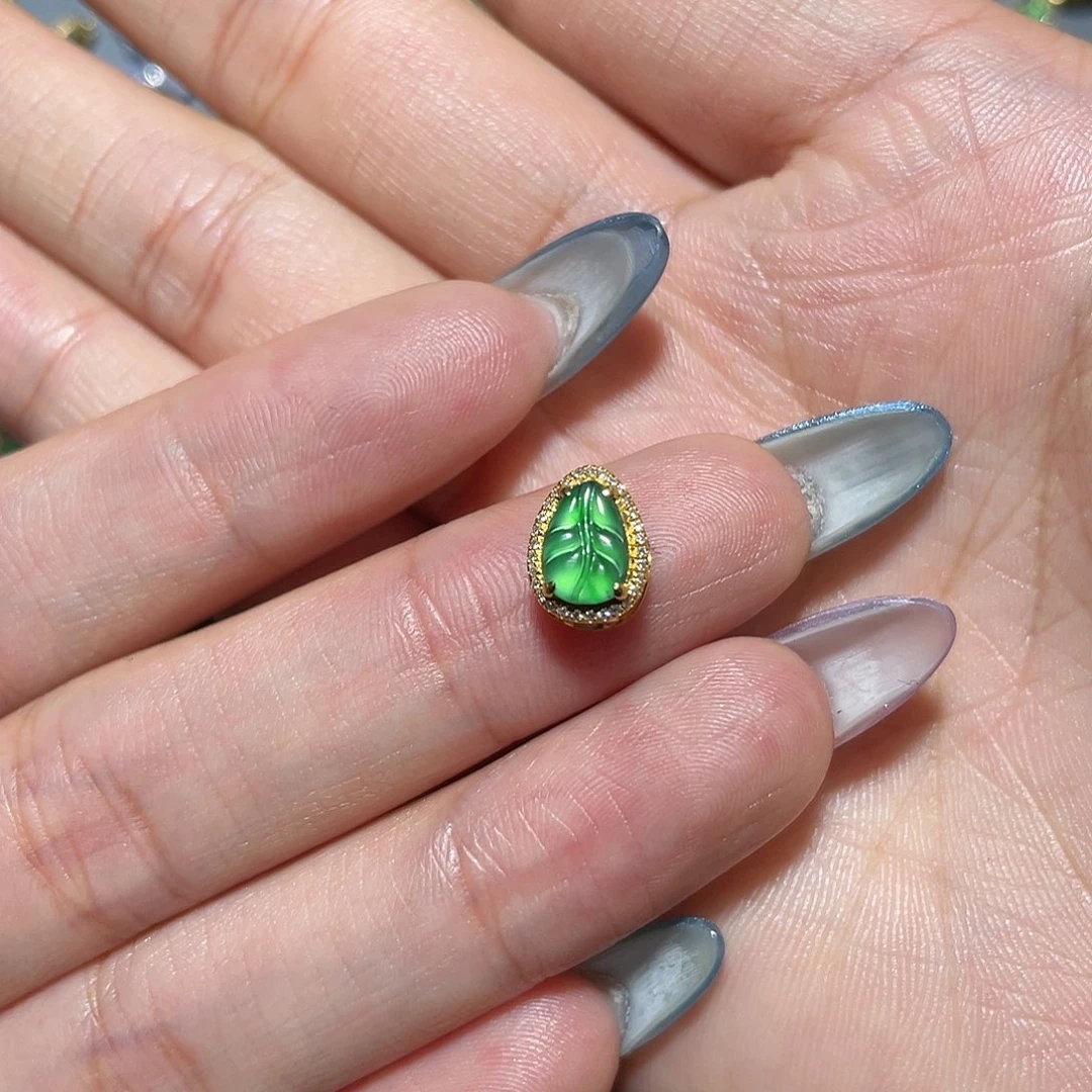 翡翠18K金镶嵌吊坠(不含链)