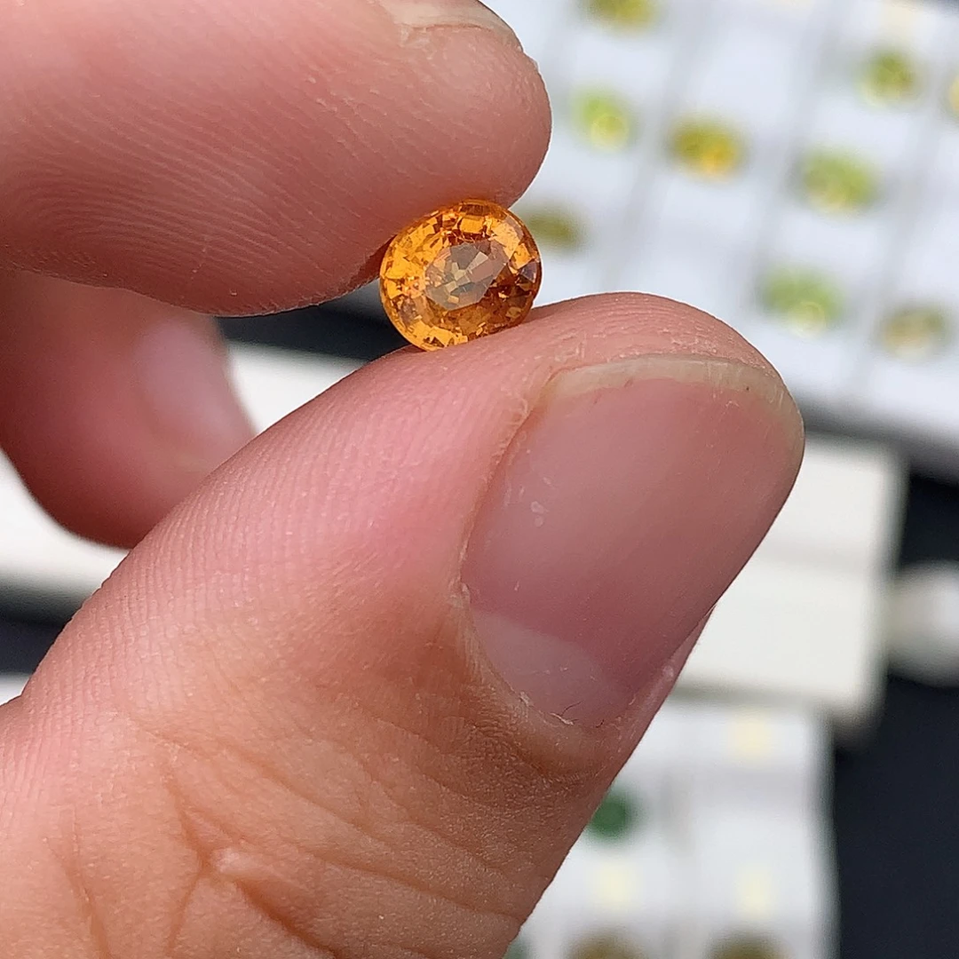 未镶嵌裸石石榴石帕****k1.23克拉芬达