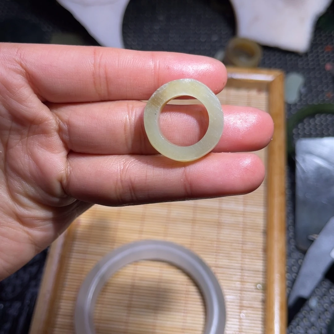 未镶嵌和田玉车挂