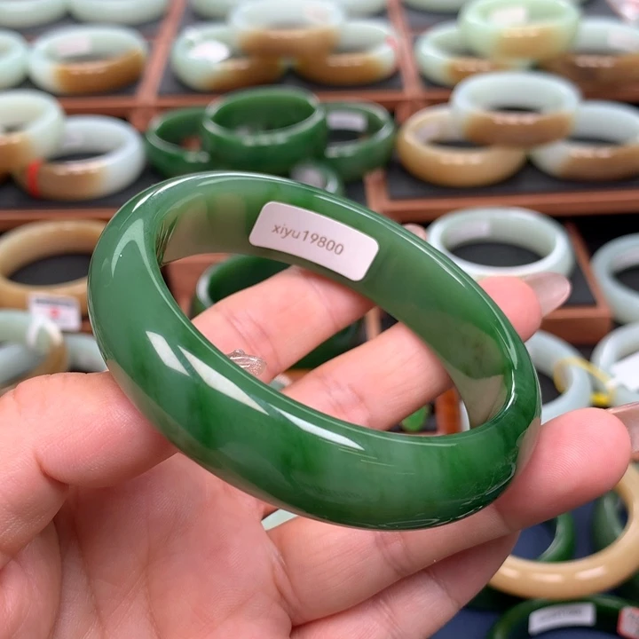 和田玉（碧玉）手镯未镶嵌6263圈口
